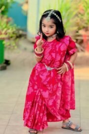 “চান্দরী সিল্ক কিডস রেডিমেড শাড়ি – আরামদায়ক ব্লাউজ ও অ্যাডজাস্টেবল পেটিকোট সেট | Kids (Copy)